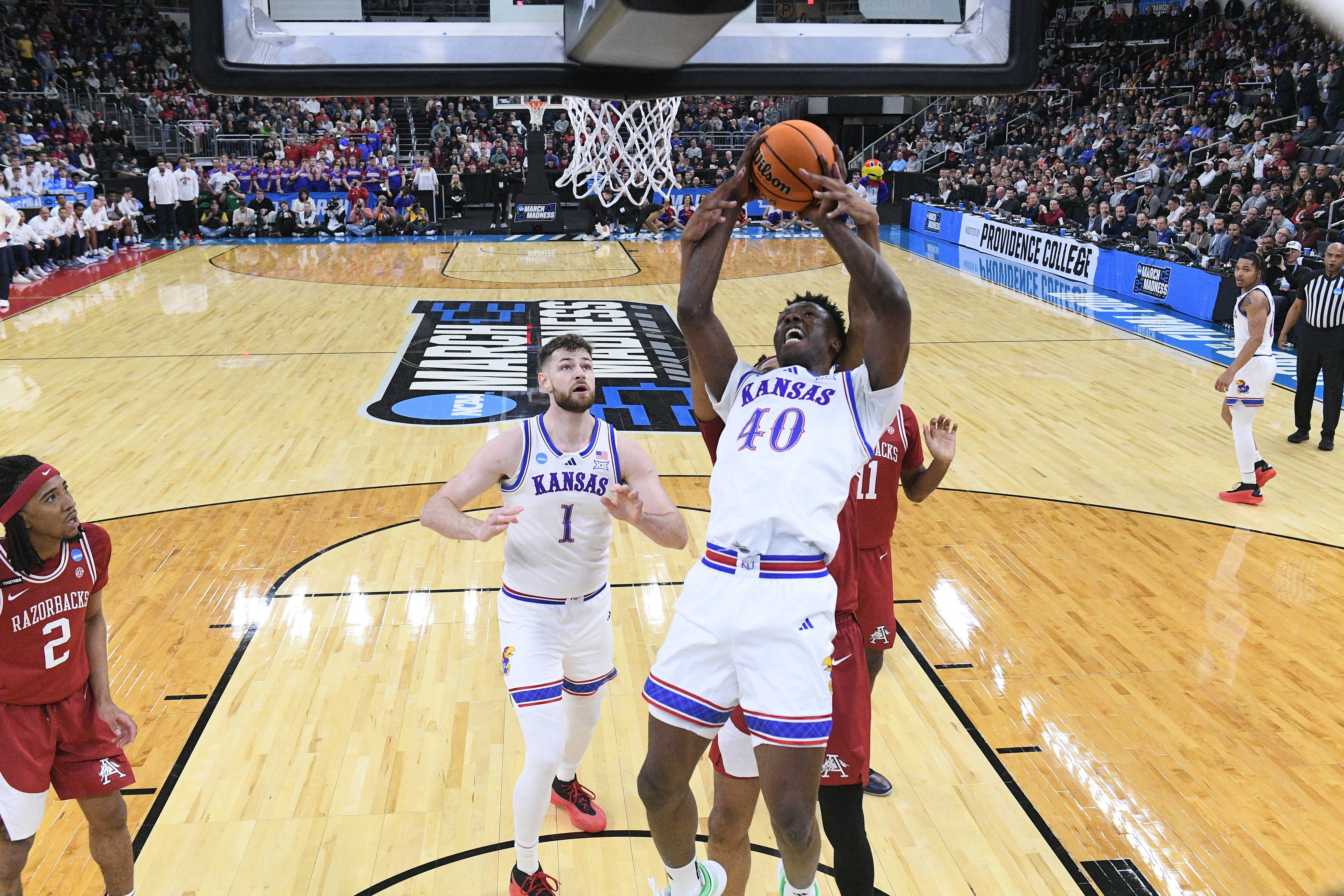 Big man Flory Bidunga decided to leave the portal and return to Kansas, which might have been a big victory for Bill Self and the Jayhawks. (Photo Credit: IMAGN)
